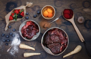 Konina z pasternakiem, burakiem i owocami My Signature