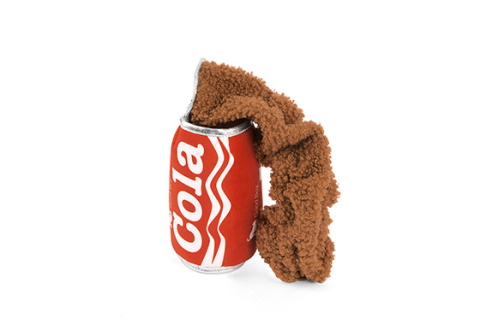 Pluszowa puszka Coli P.L.A.Y Snack Attack Good Boy Cola Pluszowa puszka Coli P.L.A.Y Snack Attack Good Boy Cola